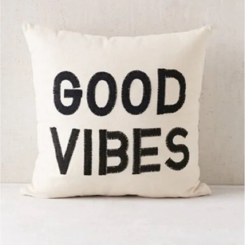 URBAN OUTFITTERS HOME good vibes pillow